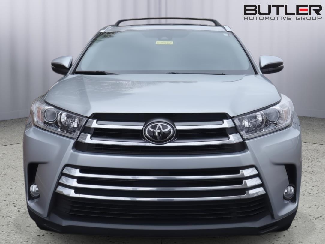 2017 Toyota Highlander Limited photo 2