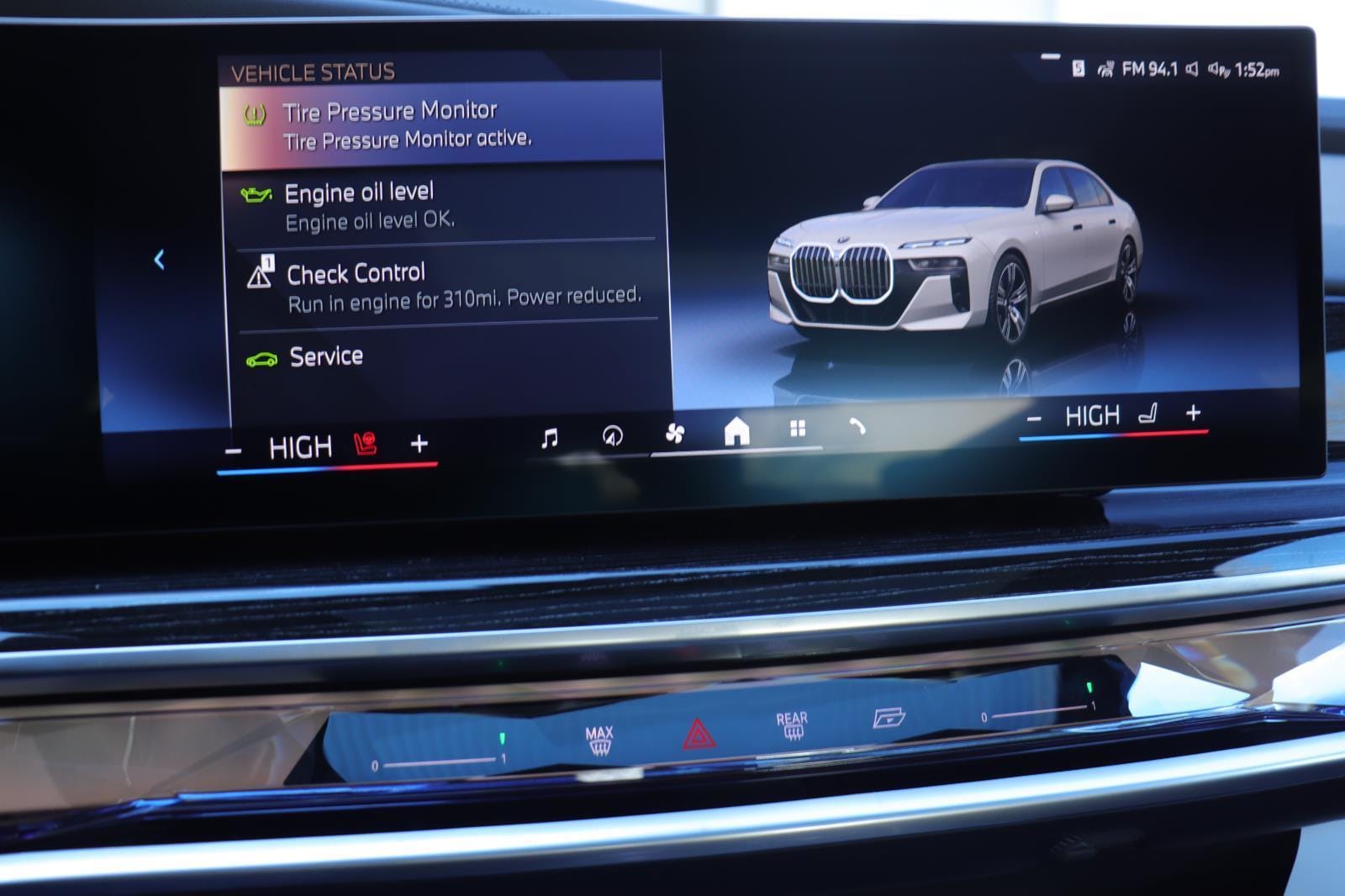 2026 BMW 7 Series 760i - Photo 35