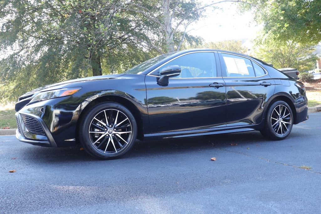 Used 2023 Toyota Camry SE Sedan