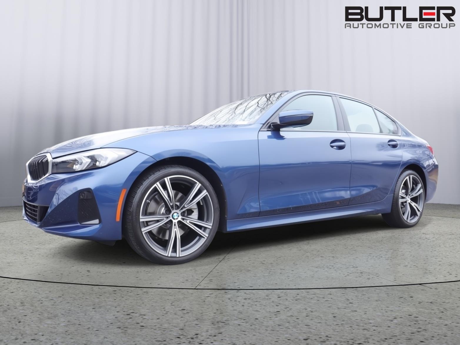 2023 BMW 3 Series 330i's photo