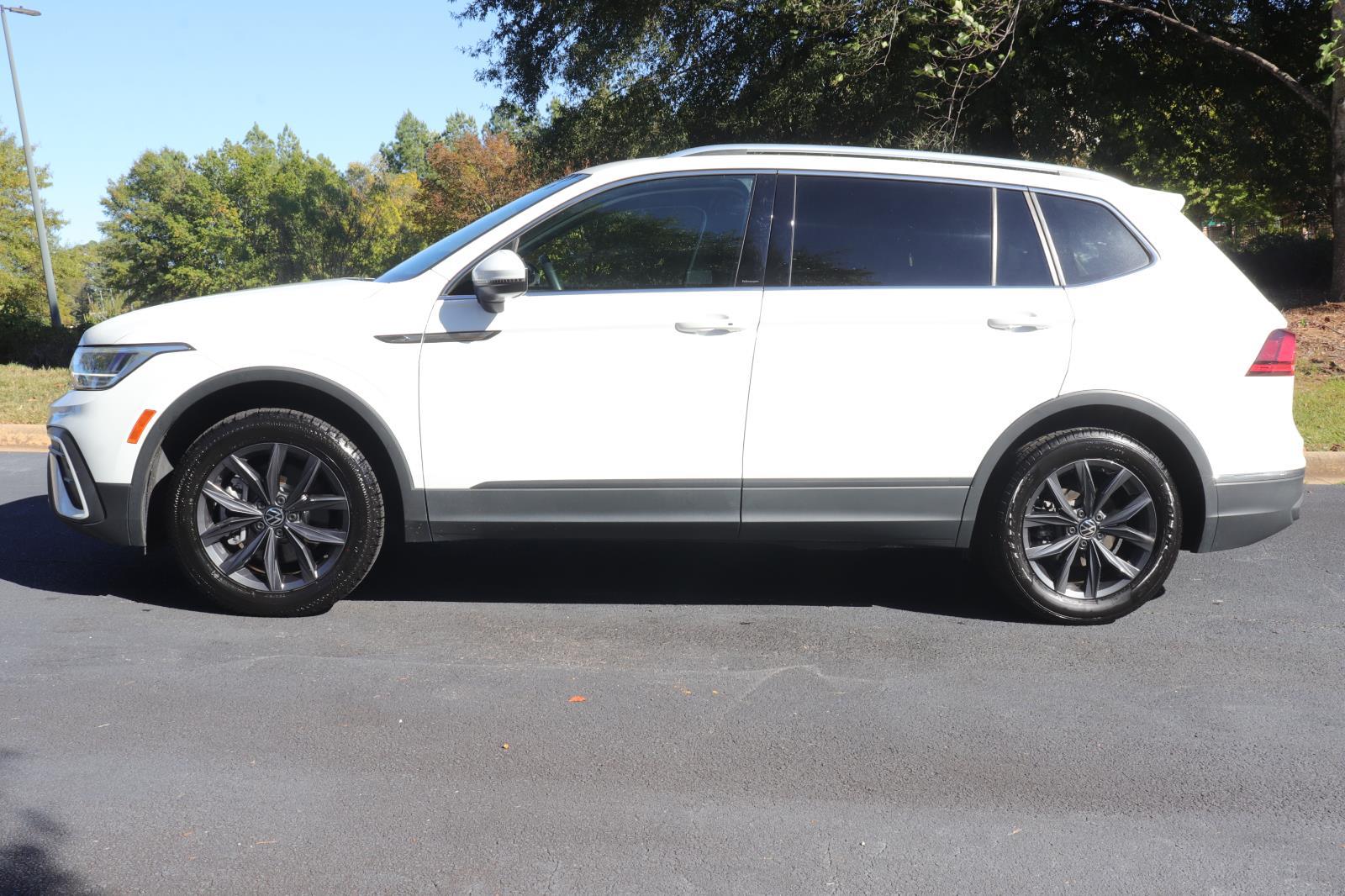 2022 Volkswagen Tiguan SE photo 2