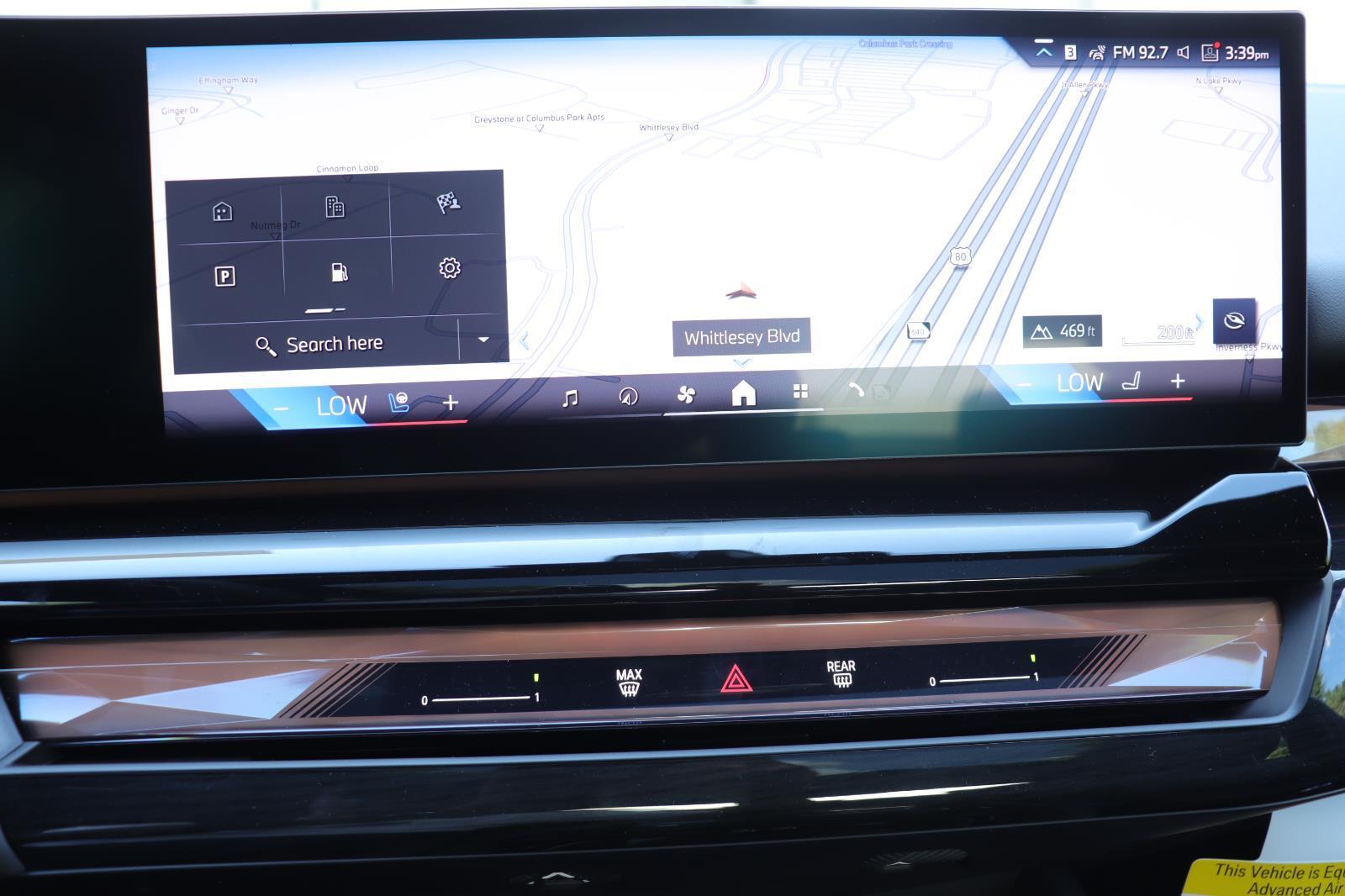 2026 BMW 5 Series 550e - Photo 33