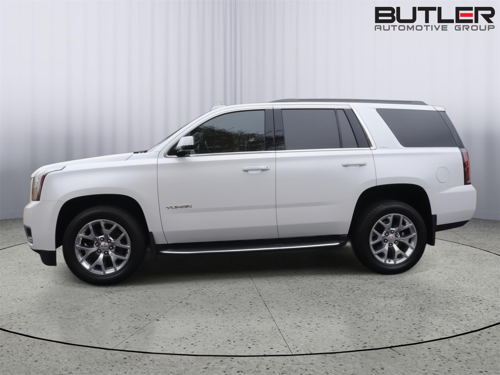 2017 Gmc Yukon SLT photo 3