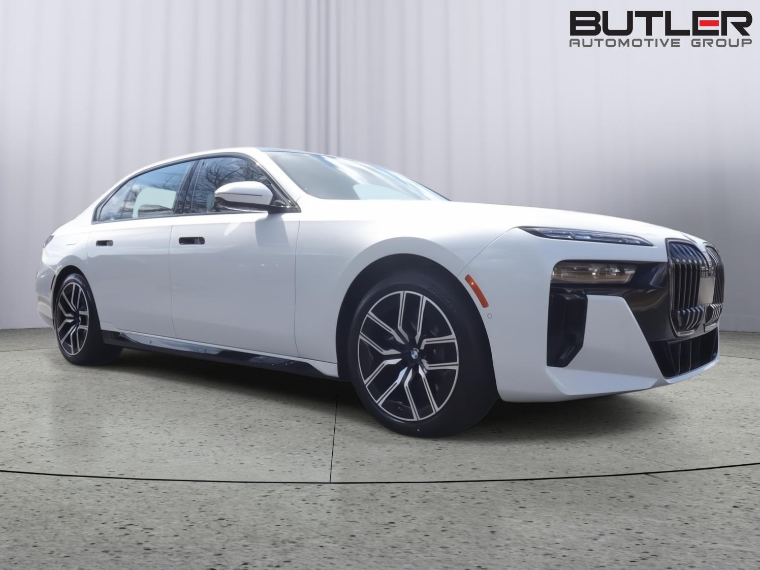 2026 BMW 7 Series 760i - Photo 9