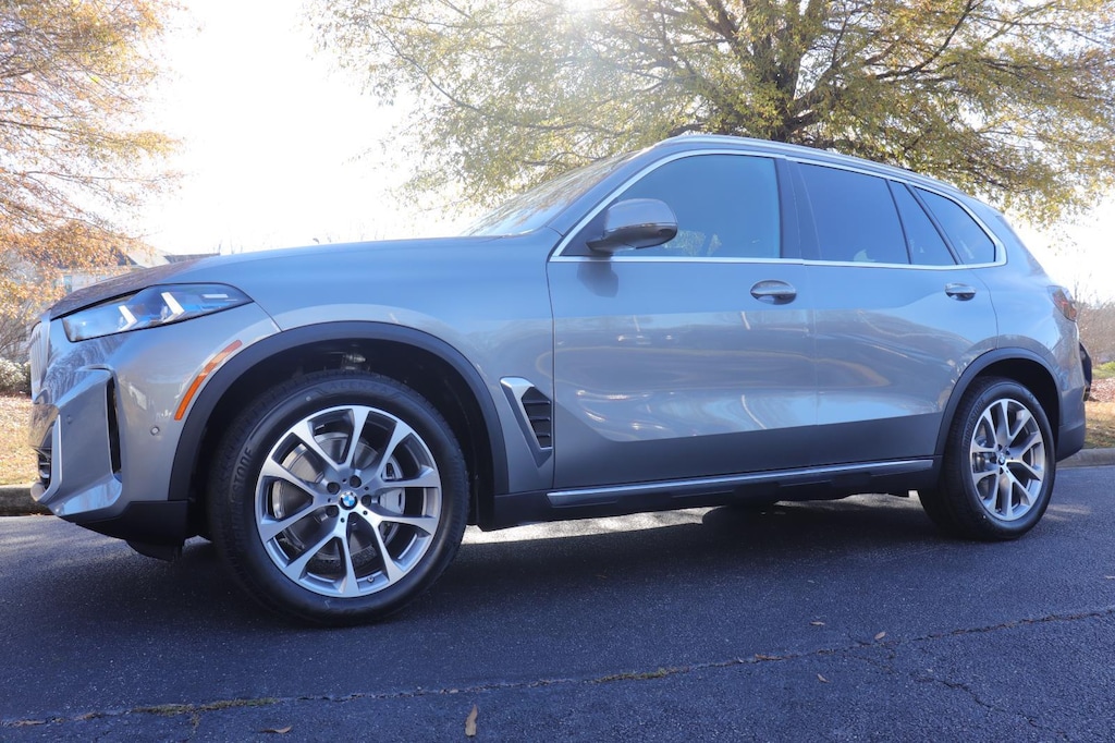 New 2026 BMW X5 xDrive40i Sports Activity Vehicle