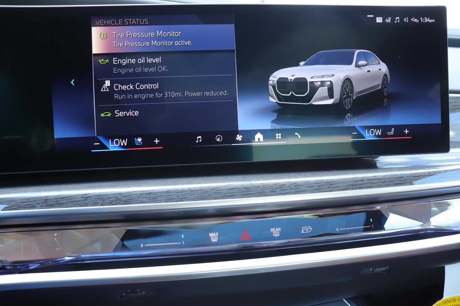 2026 BMW 7 Series 760i - Photo 32