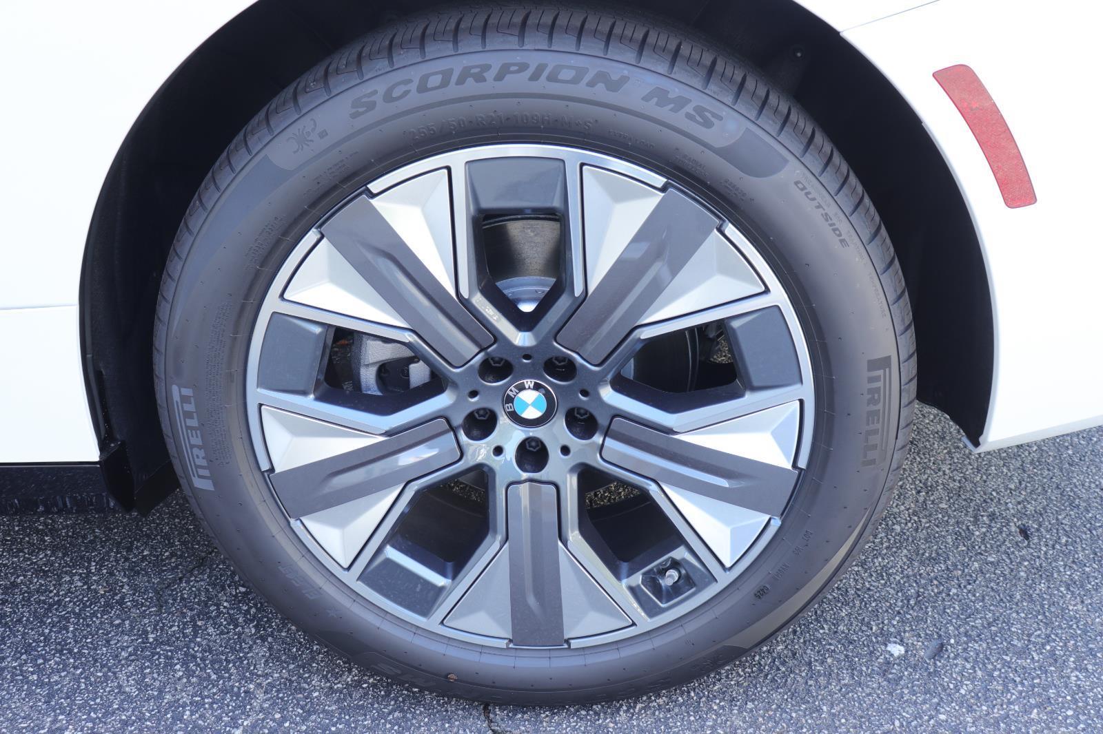 2026 BMW iX 60 - Photo 38