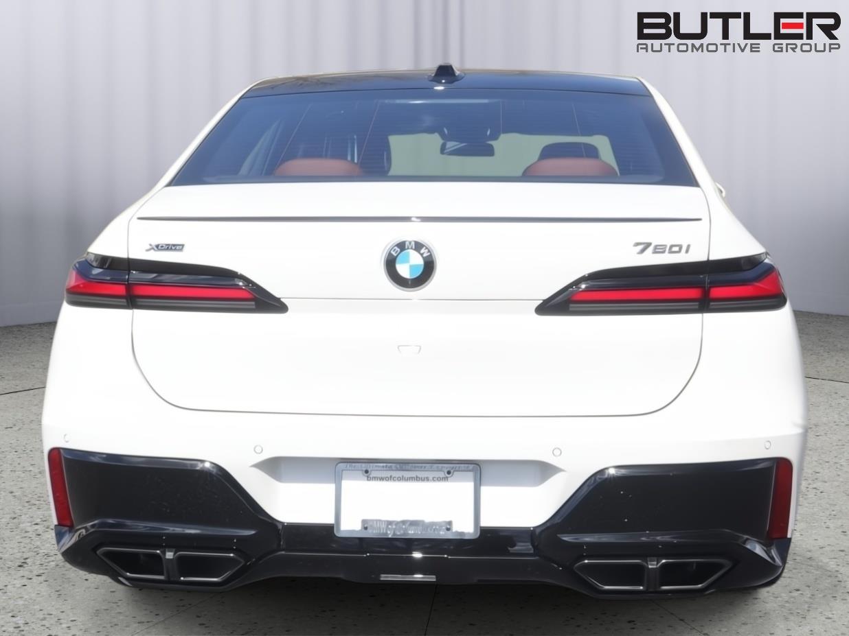 2026 BMW 7 Series 760i - Photo 6