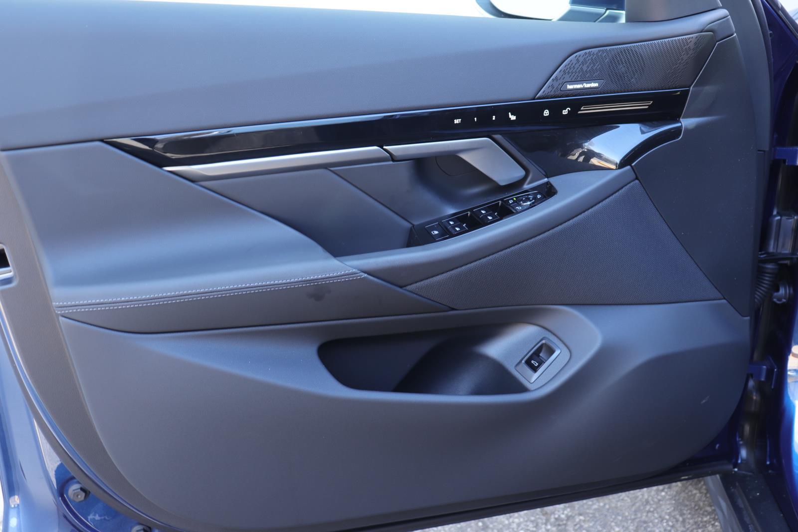 2026 BMW 5 Series 530i - Photo 10