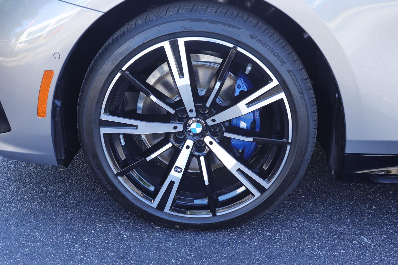 2027 BMW 5 Series 530i - Photo 37