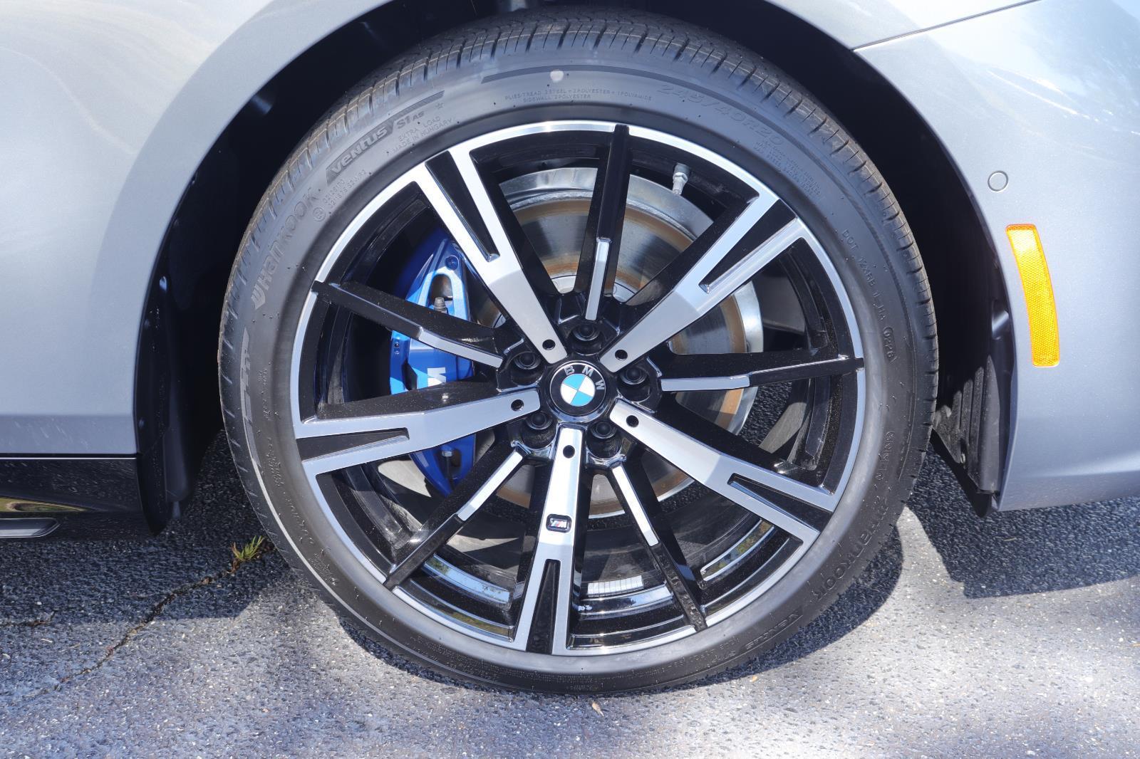 2027 BMW 5 Series 530i - Photo 39