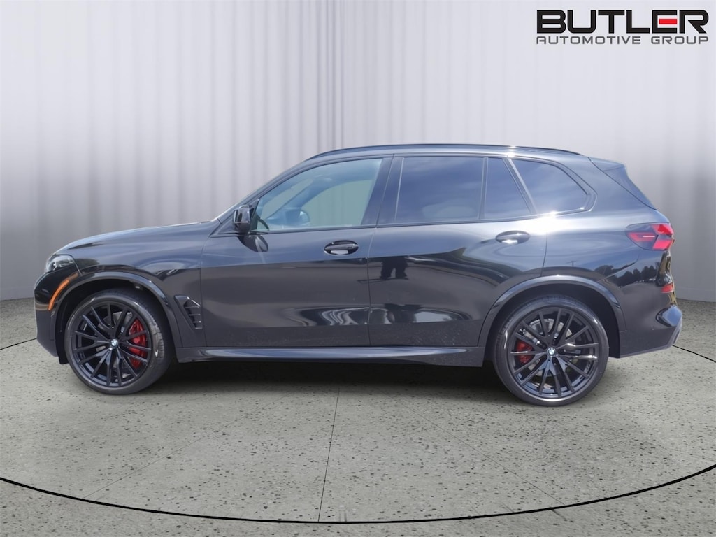 New 2026 BMW X5 M60i Sports Activity Vehicle