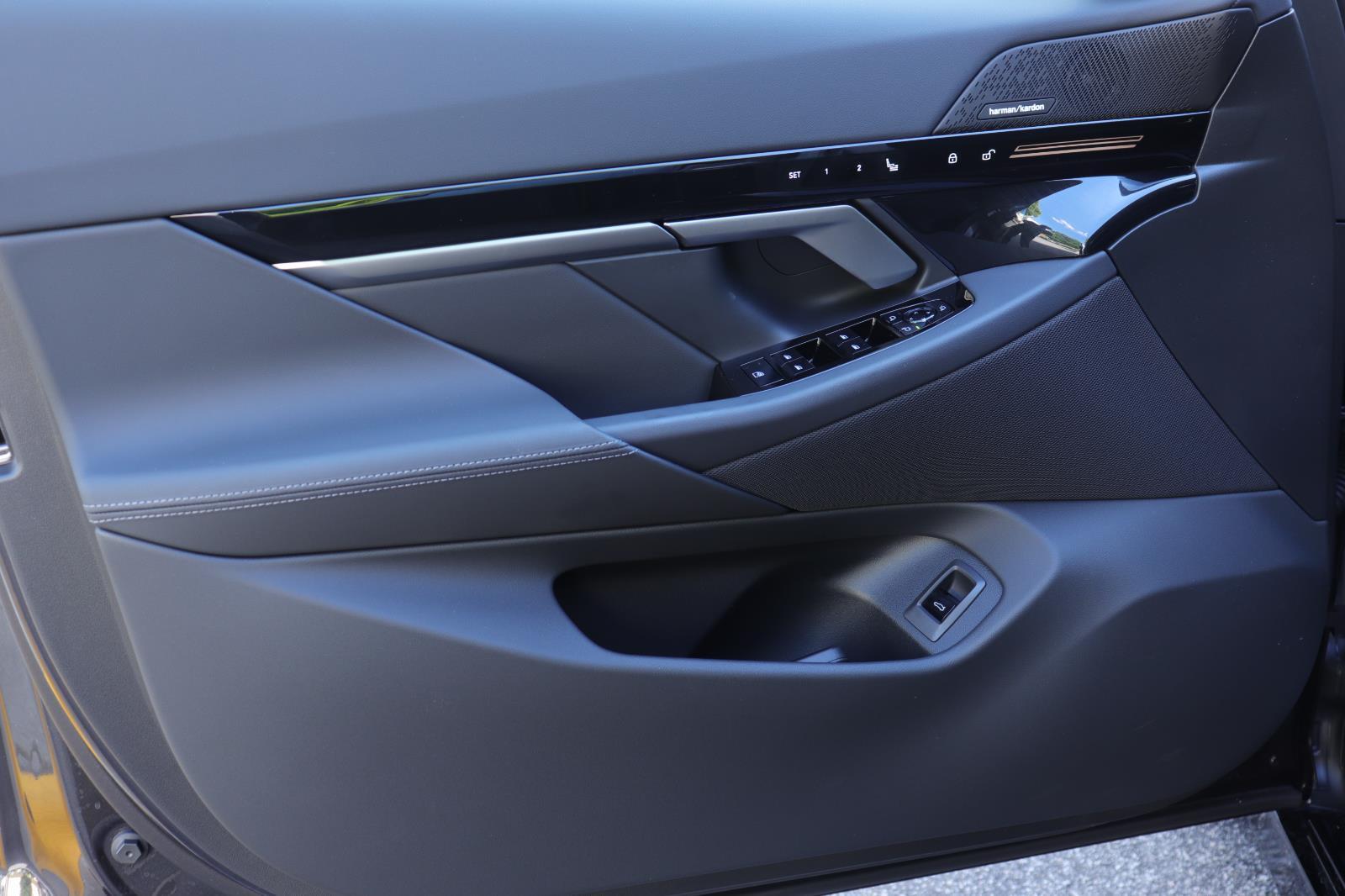 2026 BMW 5 Series 530i - Photo 8