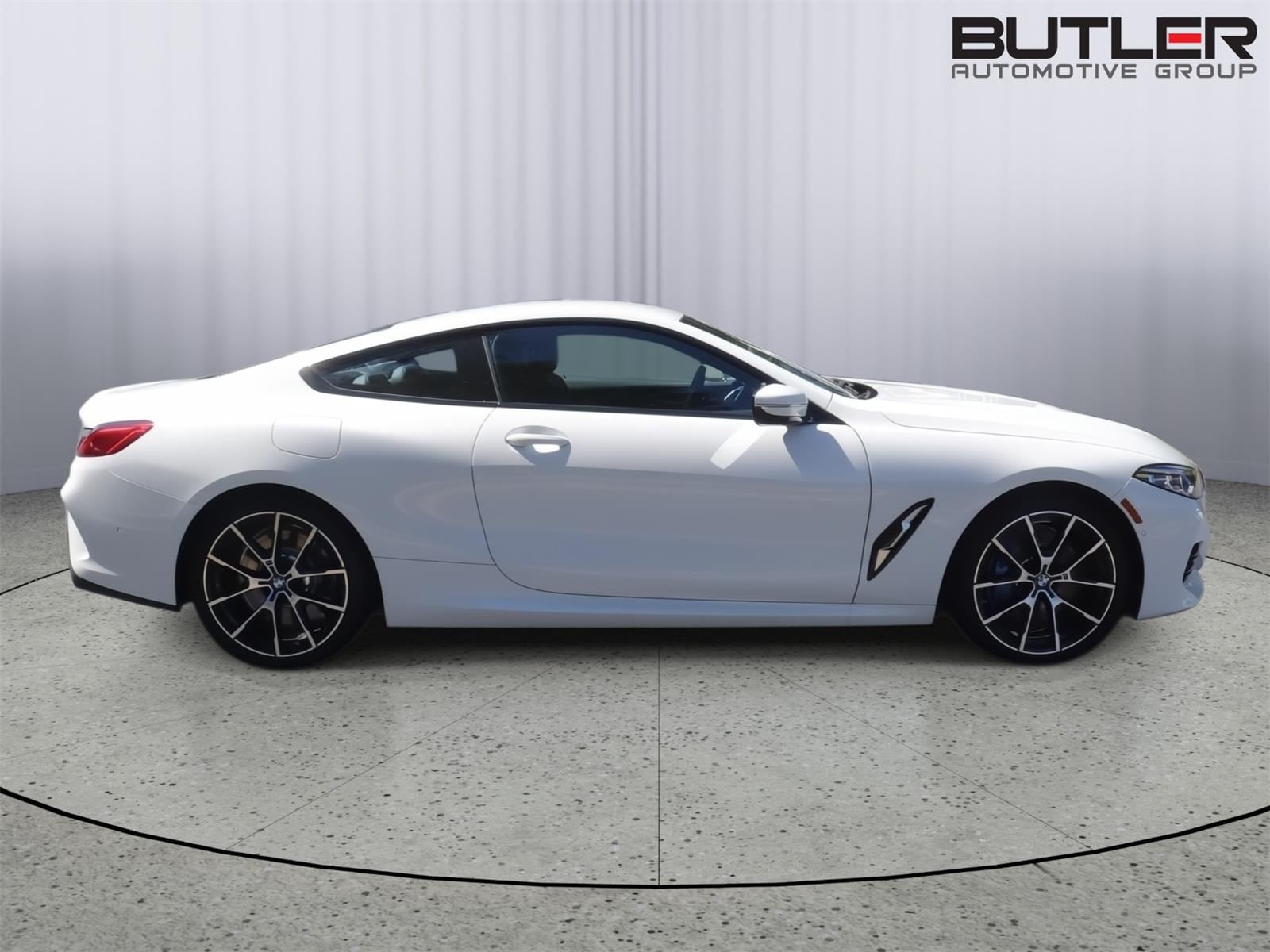 2025 BMW 8 Series 840i - Photo 8