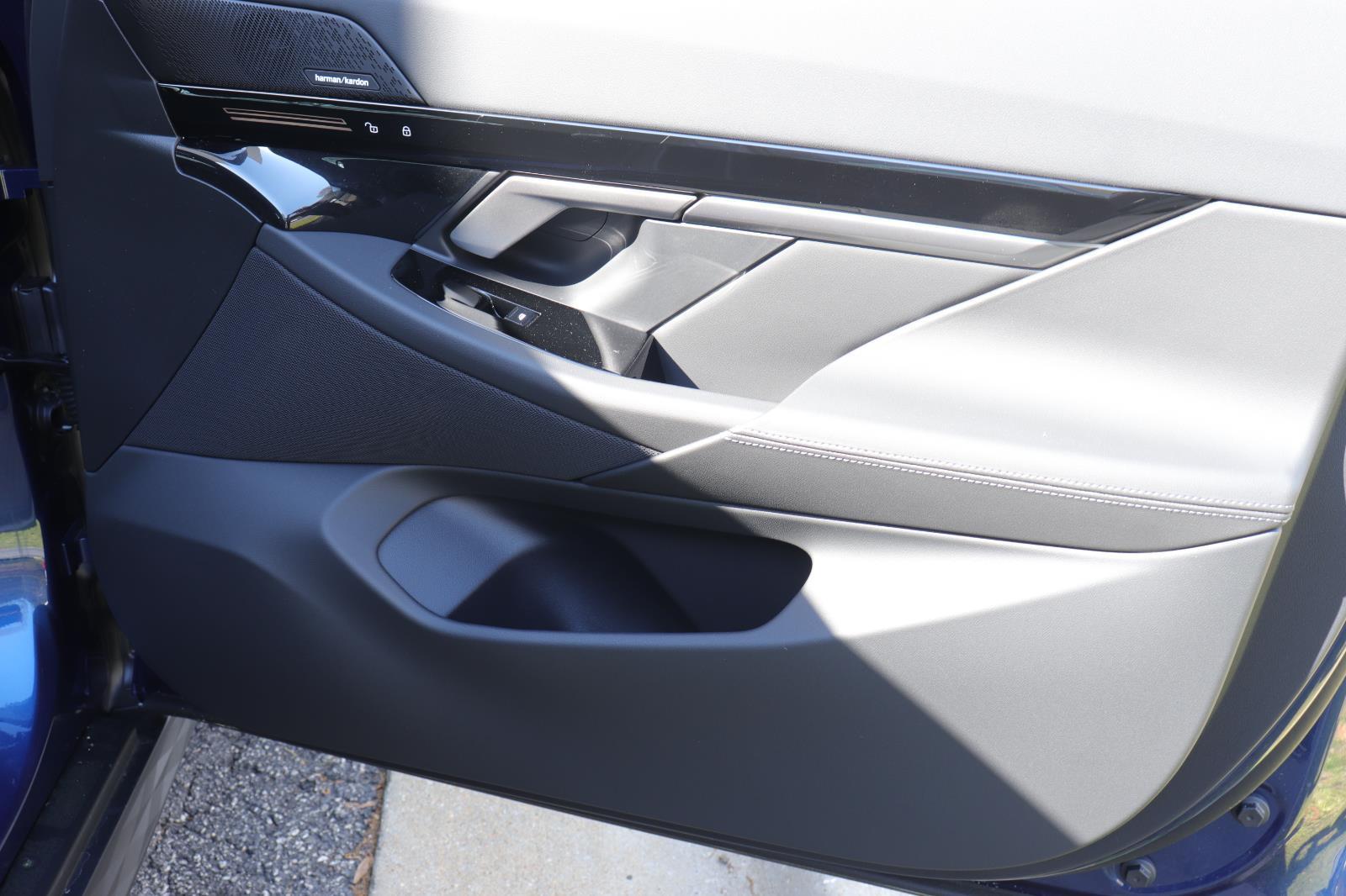 2026 BMW 5 Series 530i - Photo 17