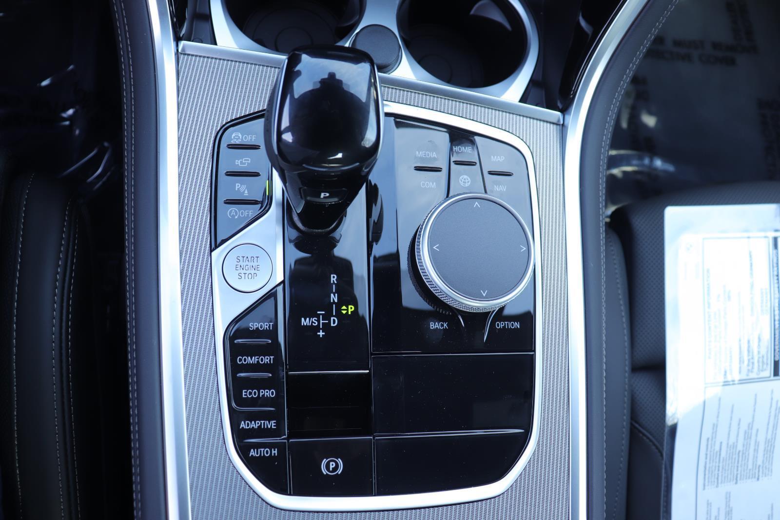 2025 BMW 8 Series 840i - Photo 35