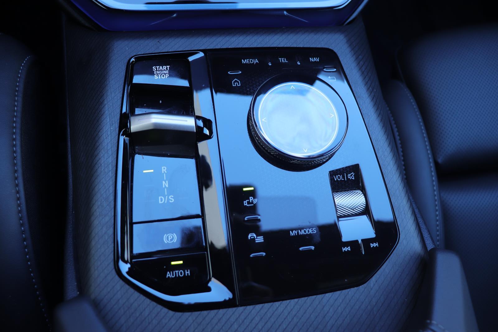 2025 BMW X3 30 - Photo 37