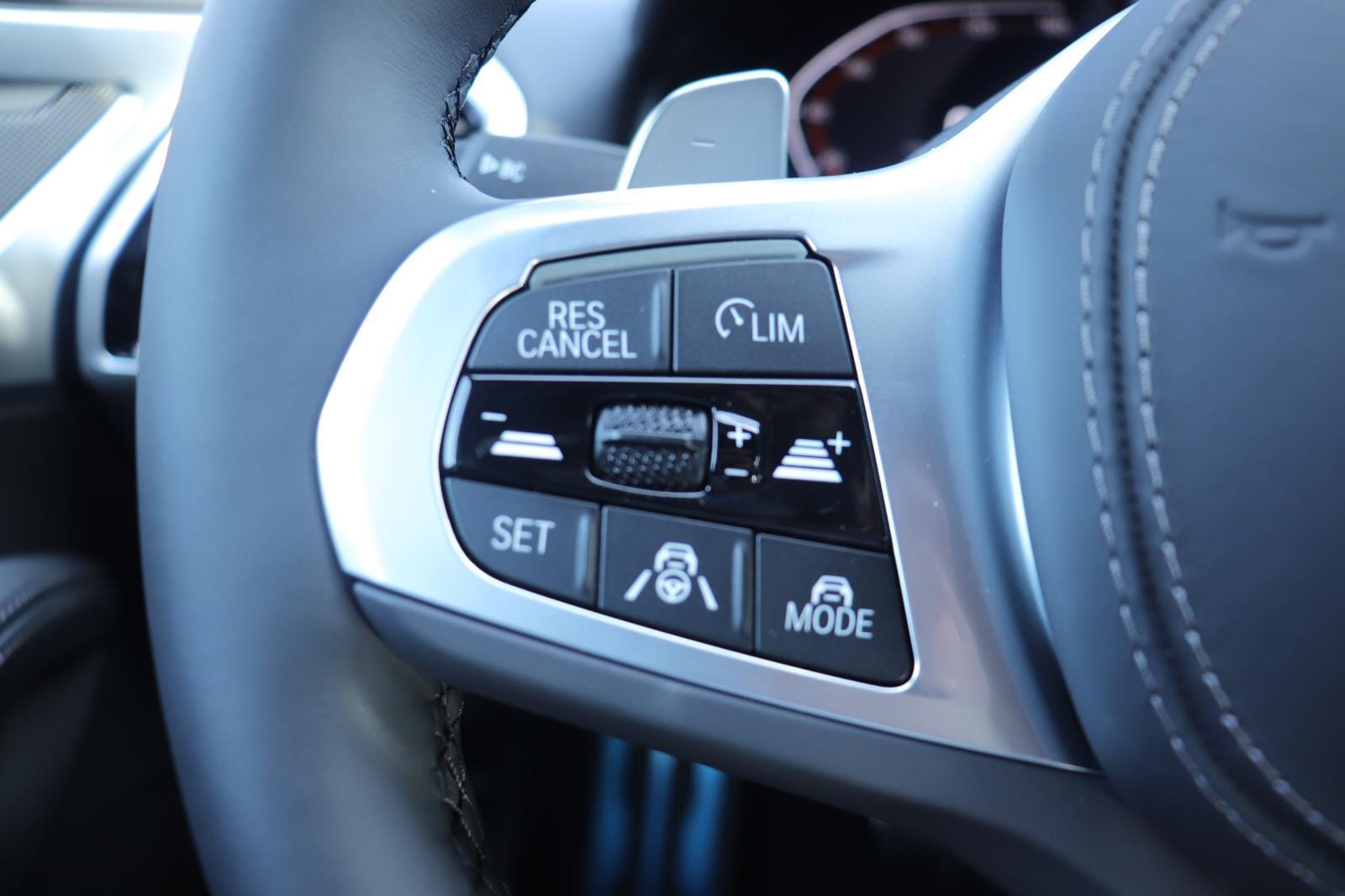 2025 BMW 8 Series 840i - Photo 26