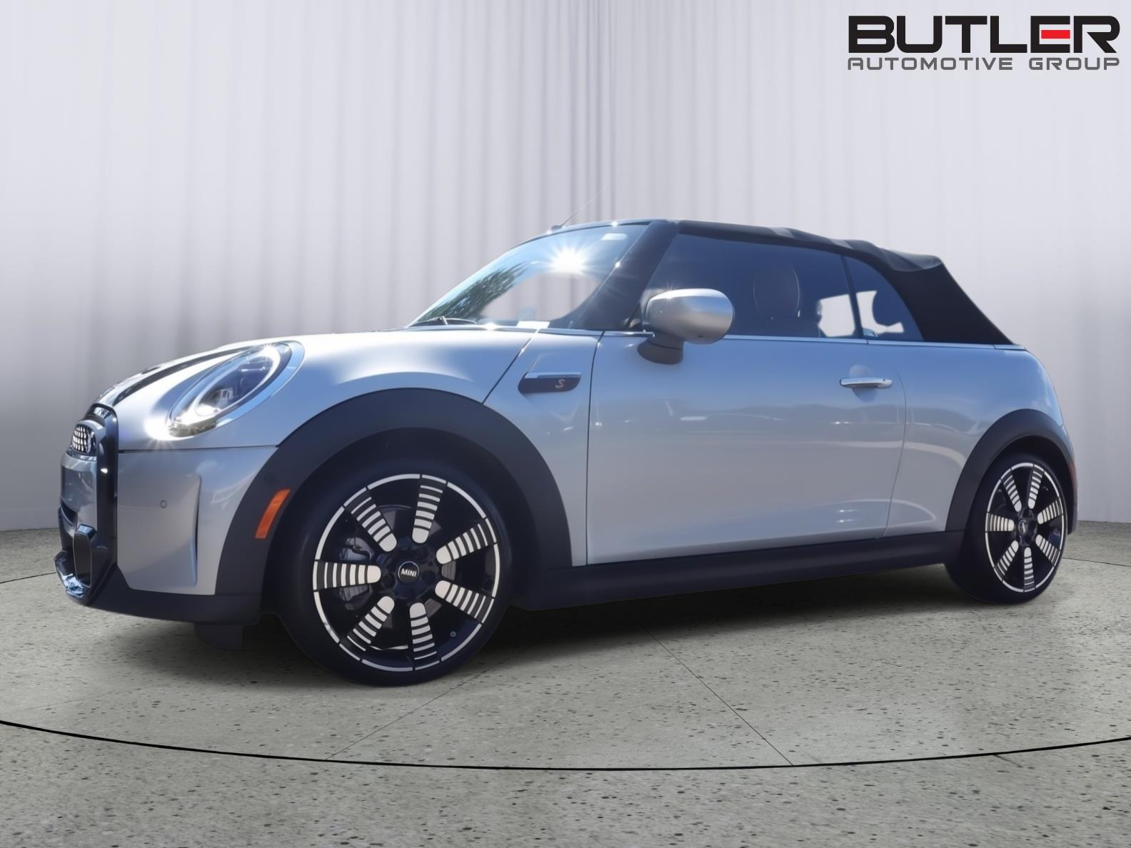 2024 MINI Convertible Cooper S's photo