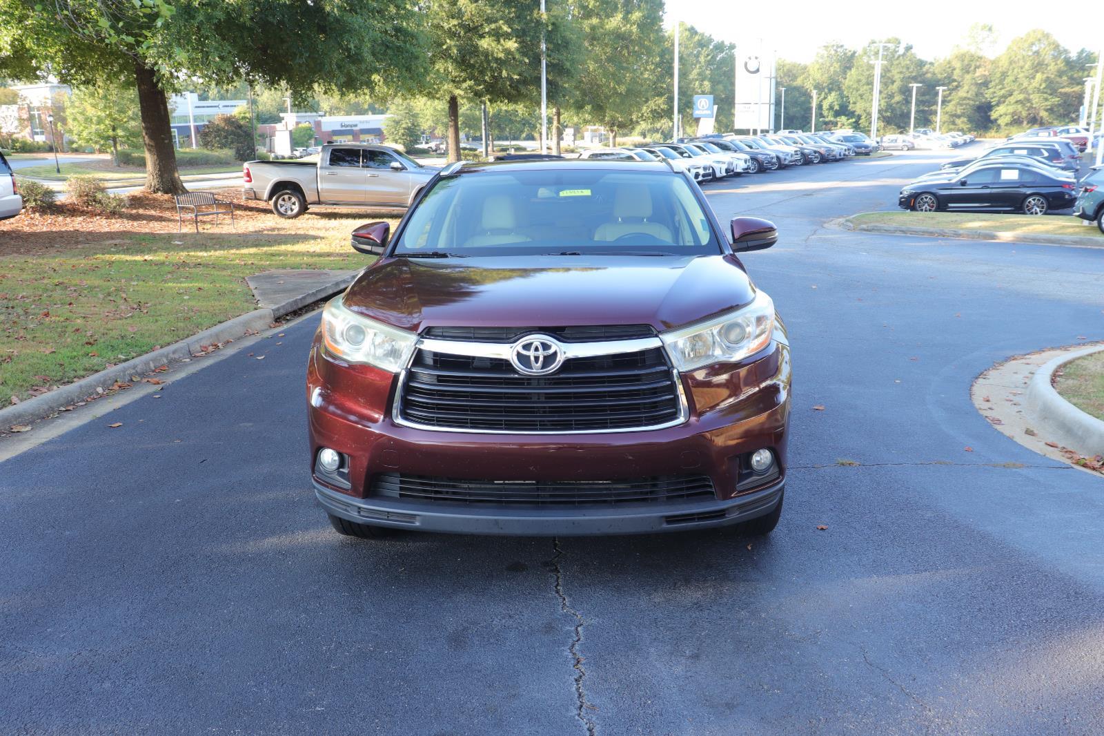 2014 Toyota Highlander XLE photo 2