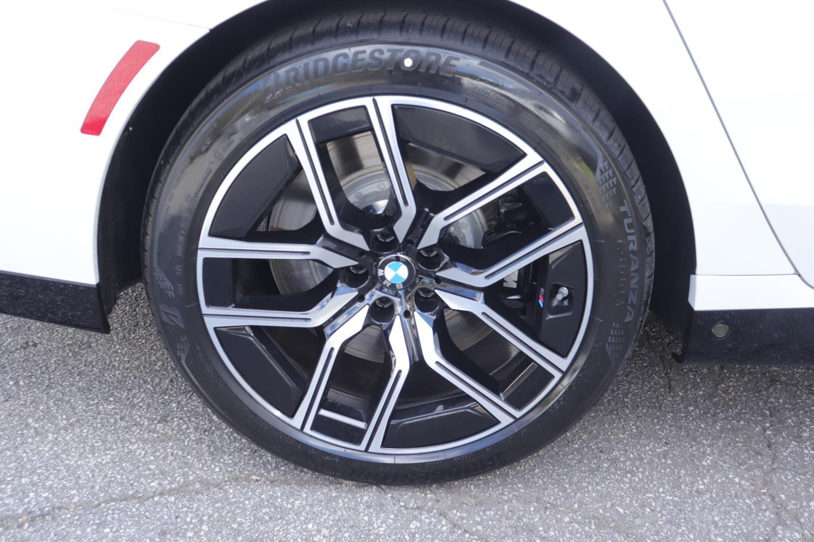 2026 BMW 7 Series 760i - Photo 40
