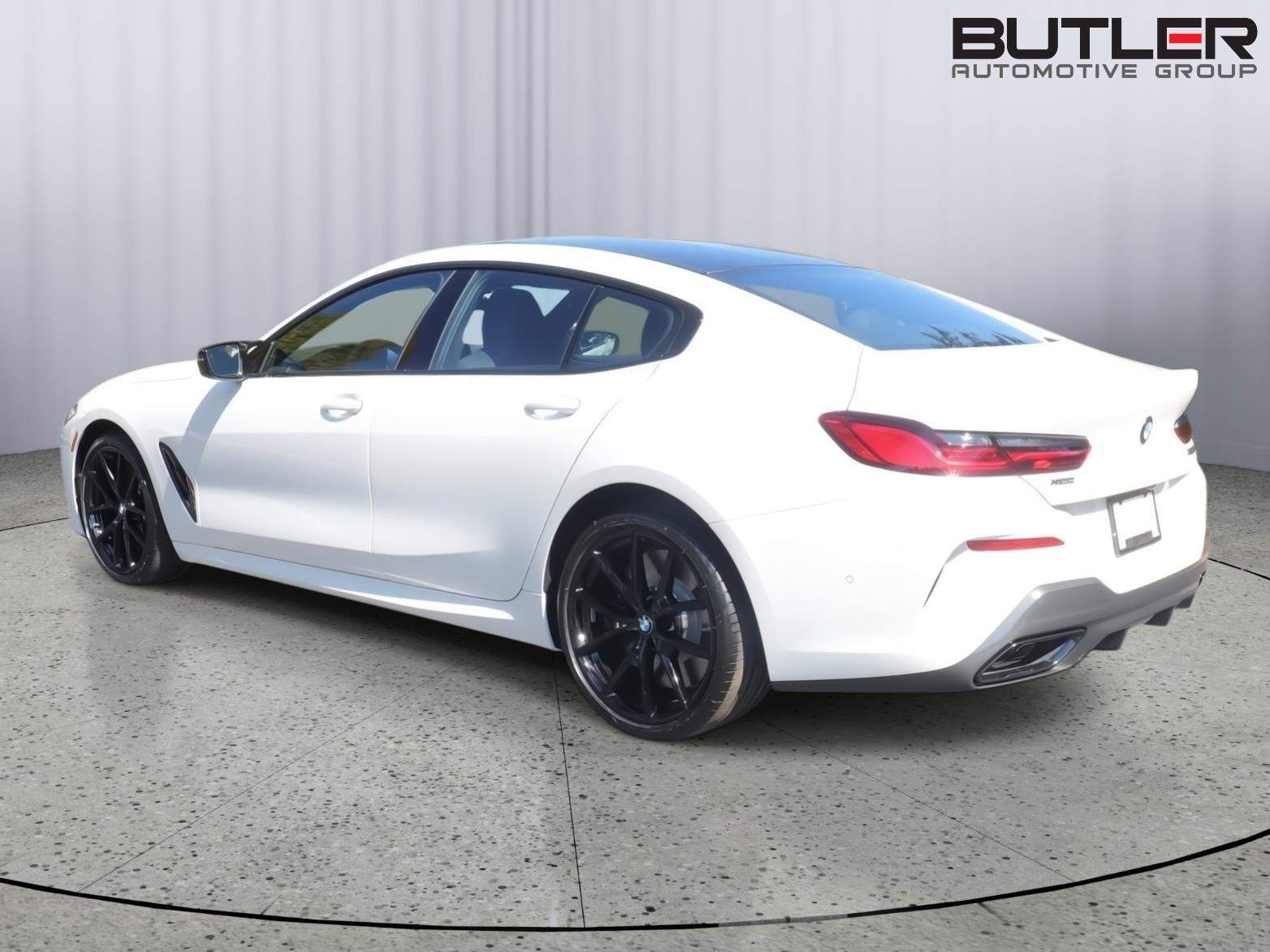 2026 BMW 8 Series M850i - Photo 5