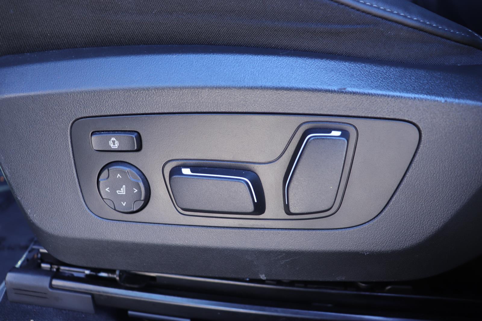 2025 BMW X3 30 - Photo 25