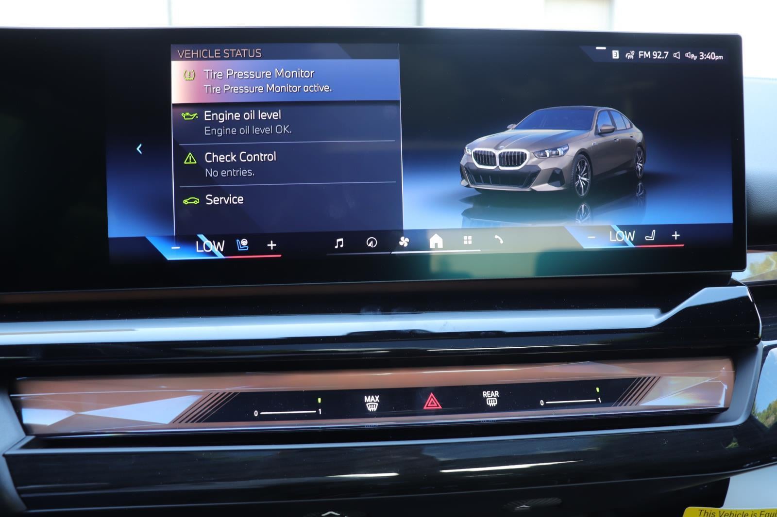 2026 BMW 5 Series 550e - Photo 36