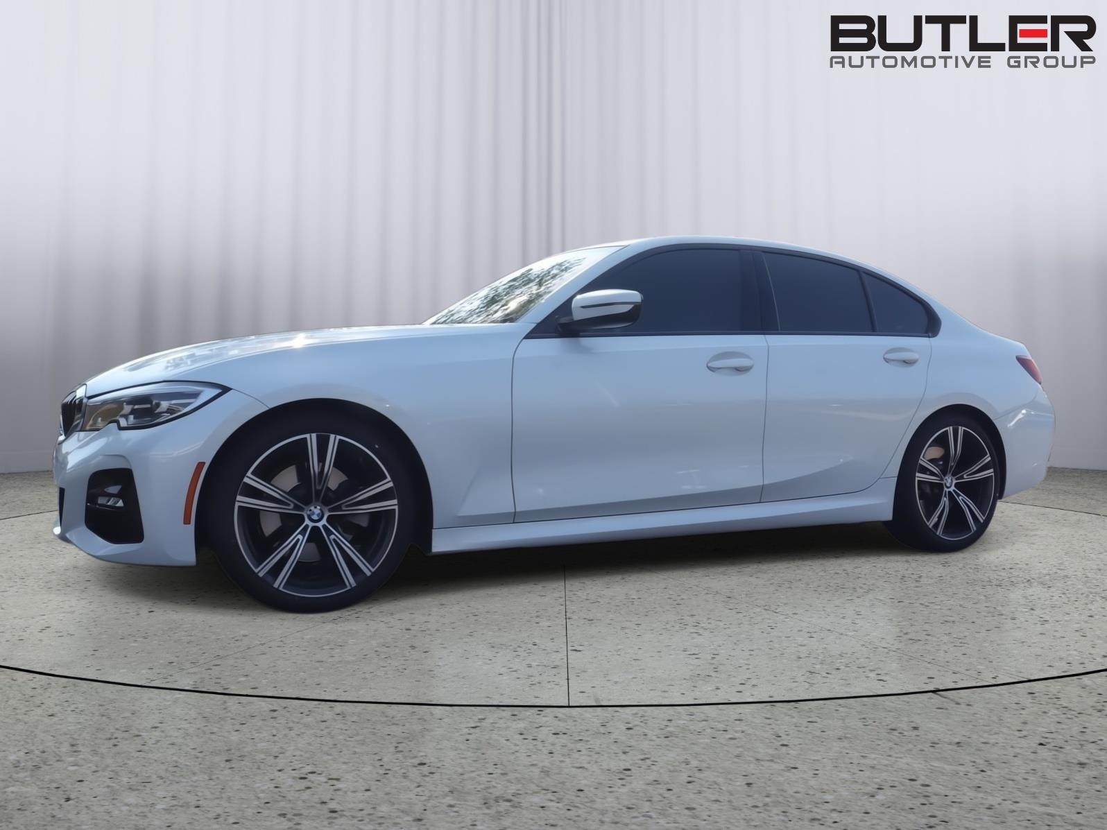 2022 BMW 3 Series 330i Sedan's photo