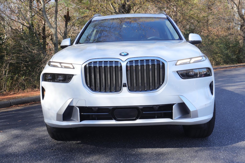 New 2026 BMW X7 xDrive40i Sports Activity Vehicle