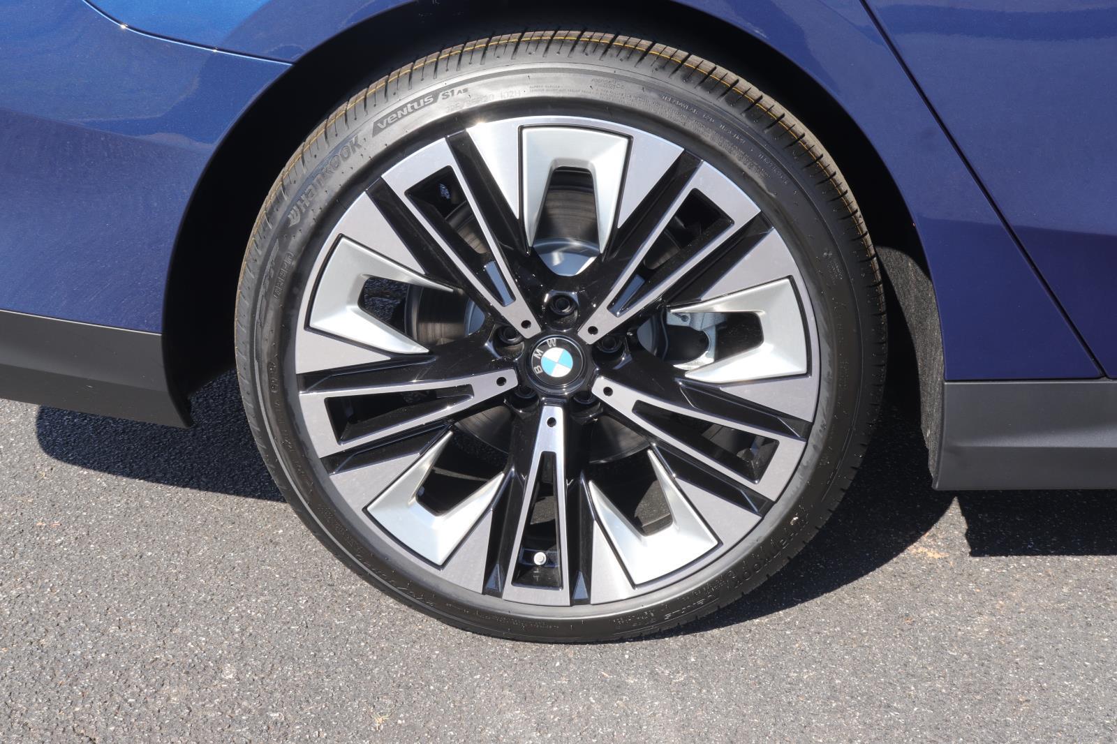 2026 BMW 5 Series 530i - Photo 40