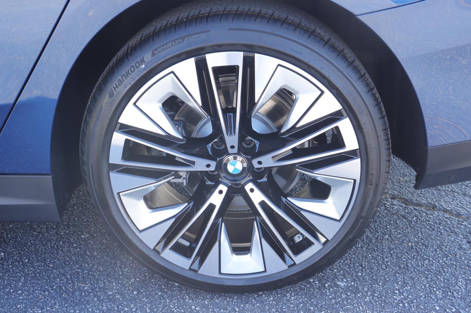 2026 BMW 5 Series 530i - Photo 38
