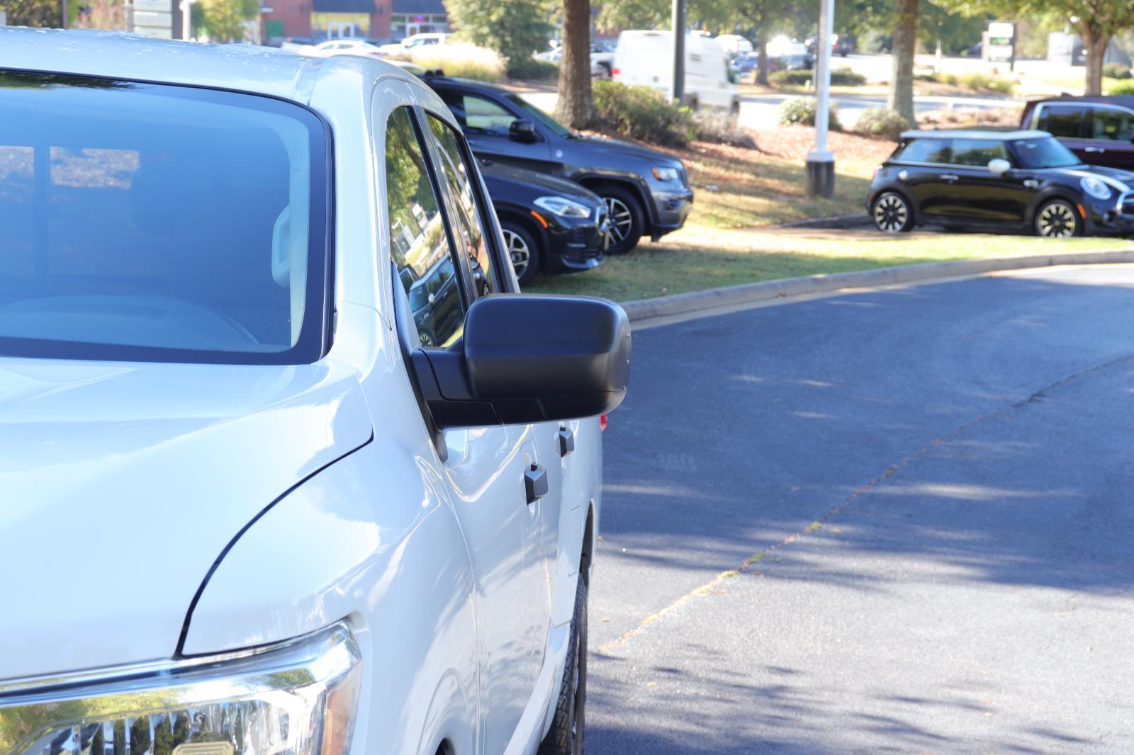 2023 Nissan Titan SV photo 4