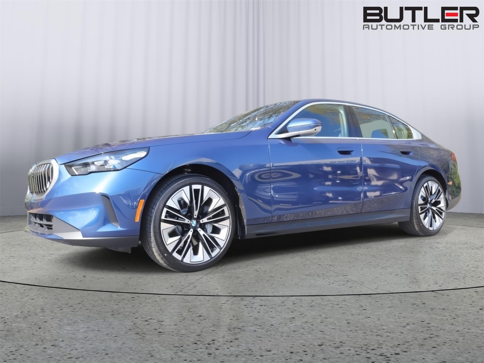 2026 BMW 5 Series 530i - Photo 9