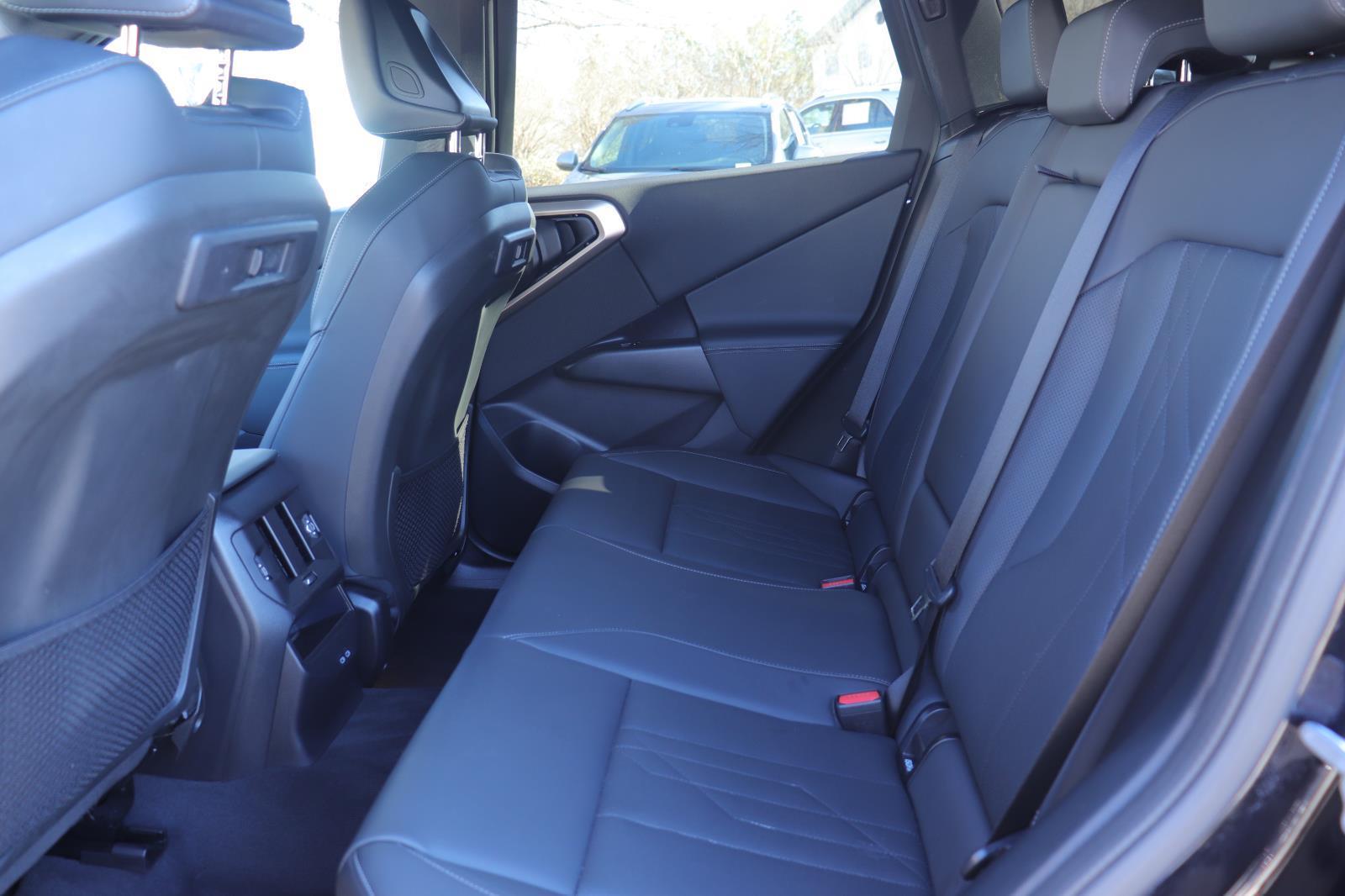 2025 BMW X3 30 - Photo 12