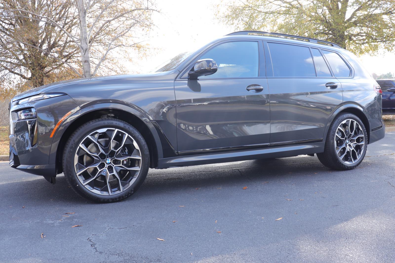 2026 BMW X7 M60i's photo