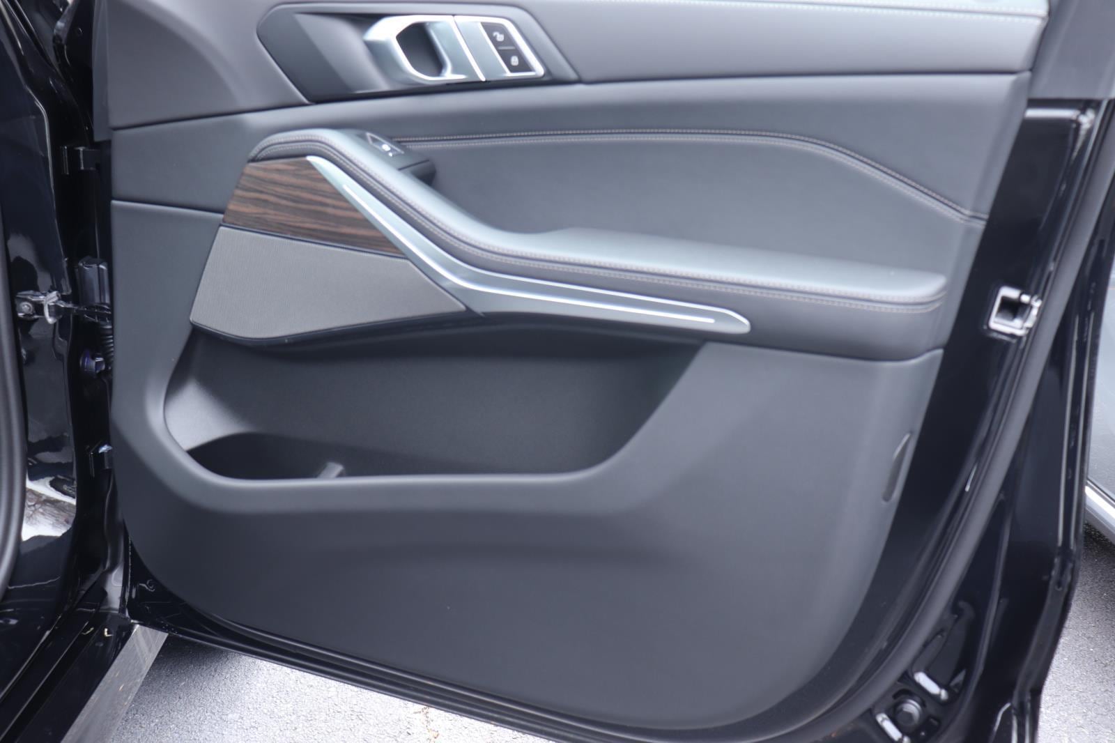 2026 BMW X5 50e - Photo 16