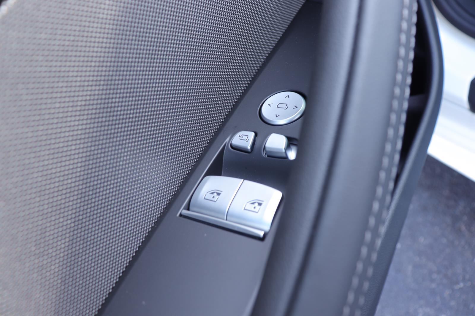 2025 BMW 8 Series 840i - Photo 20