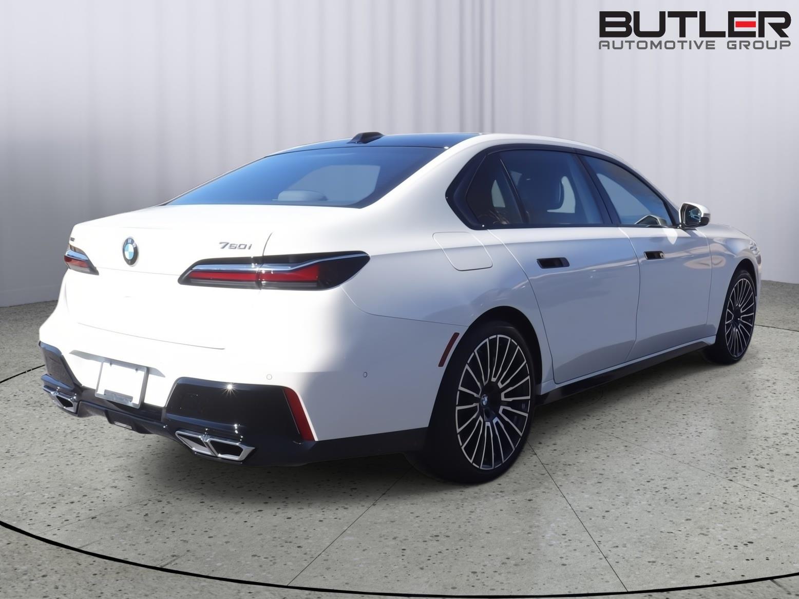 2026 BMW 7 Series 760i - Photo 7