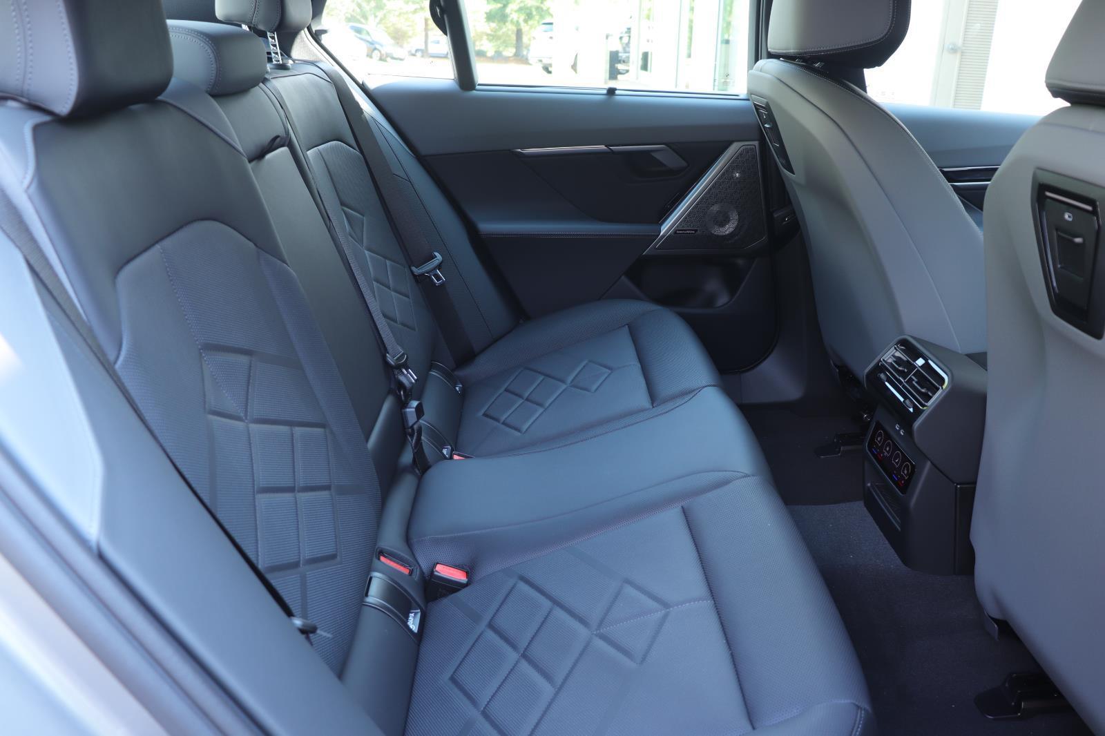 2026 BMW 5 Series 550e - Photo 21