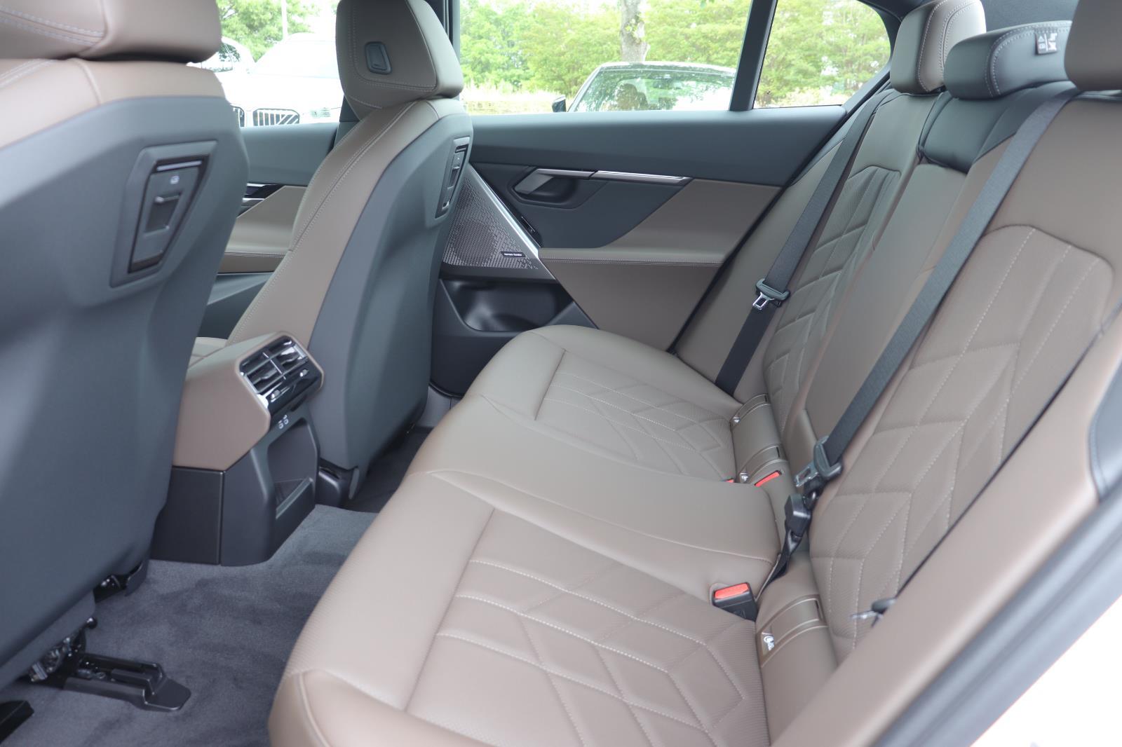 2027 BMW 5 Series 530i - Photo 12