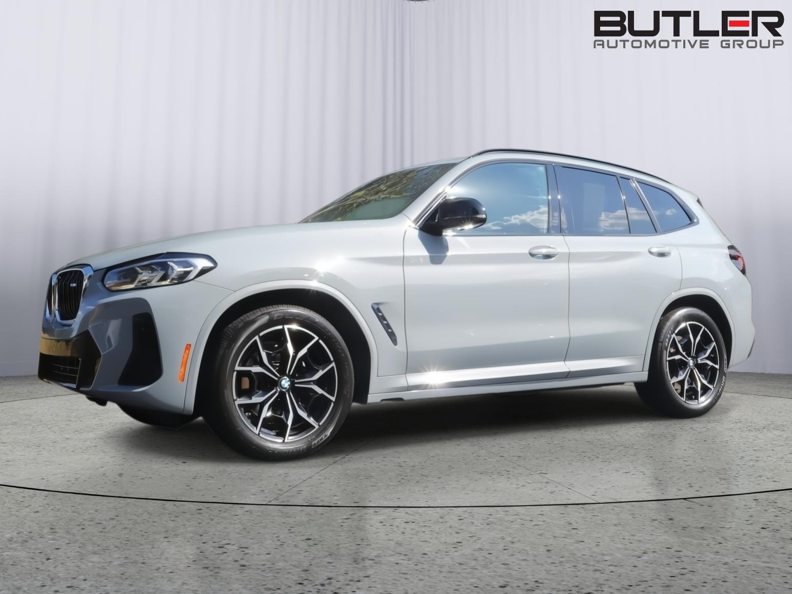 2022 BMW X3 40i's photo