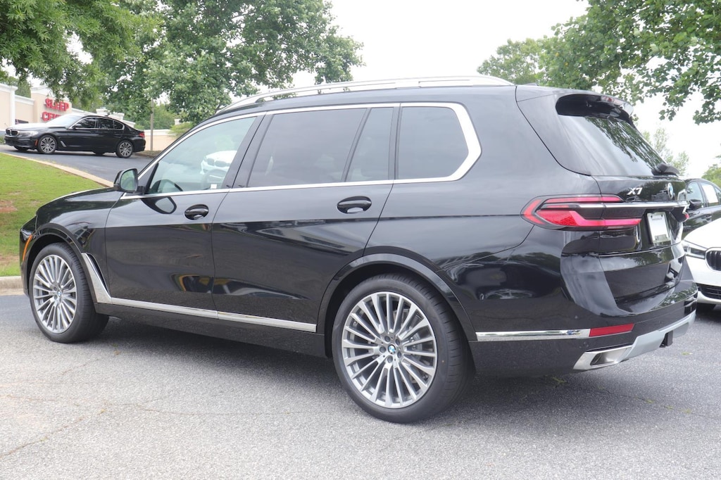 New 2027 BMW X7 xDrive40i Sports Activity Vehicle