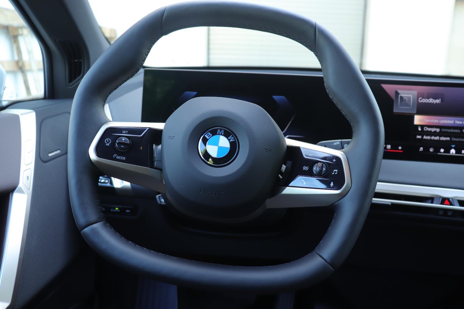 2026 BMW iX 60 - Photo 26