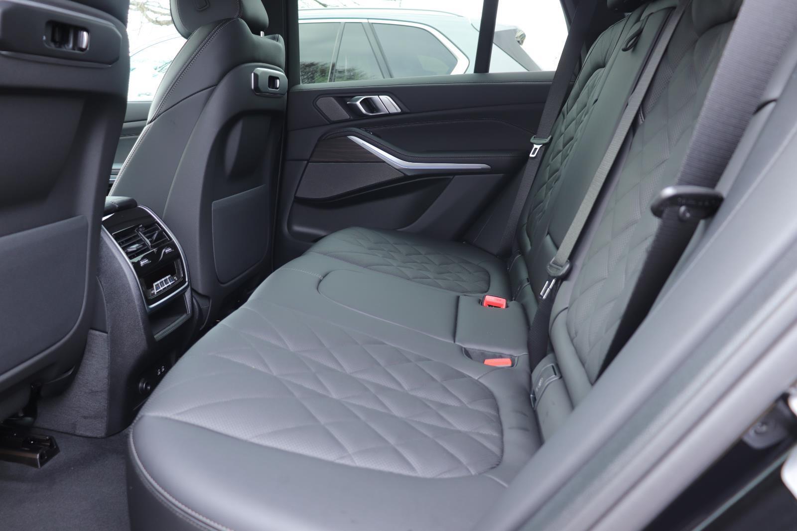 2026 BMW X5 50e - Photo 12