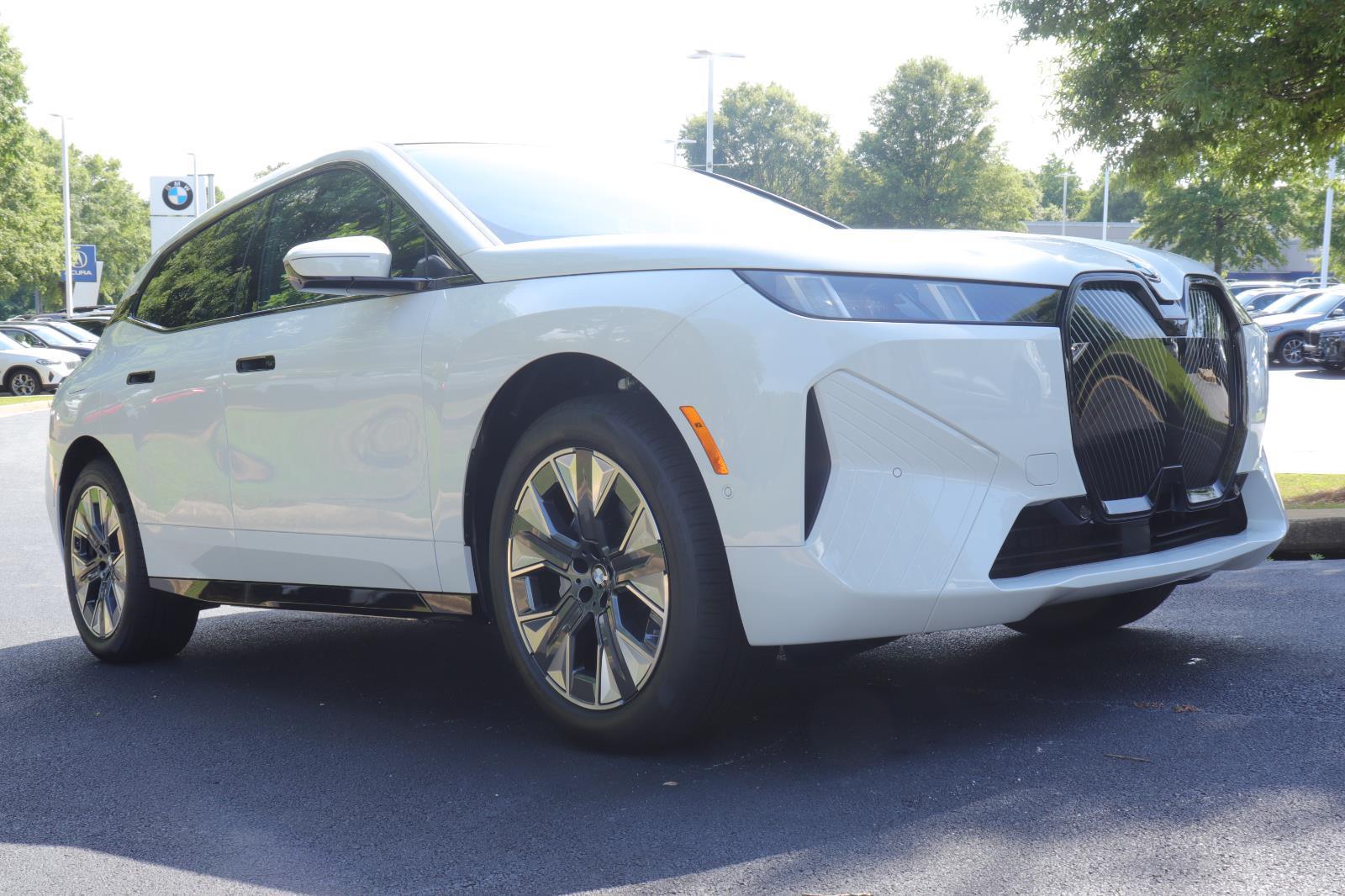 2026 BMW iX 60 - Photo 9