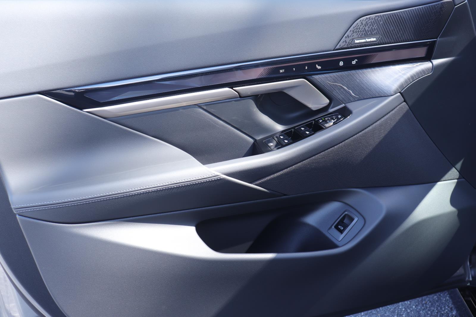 2027 BMW 5 Series 530i - Photo 9