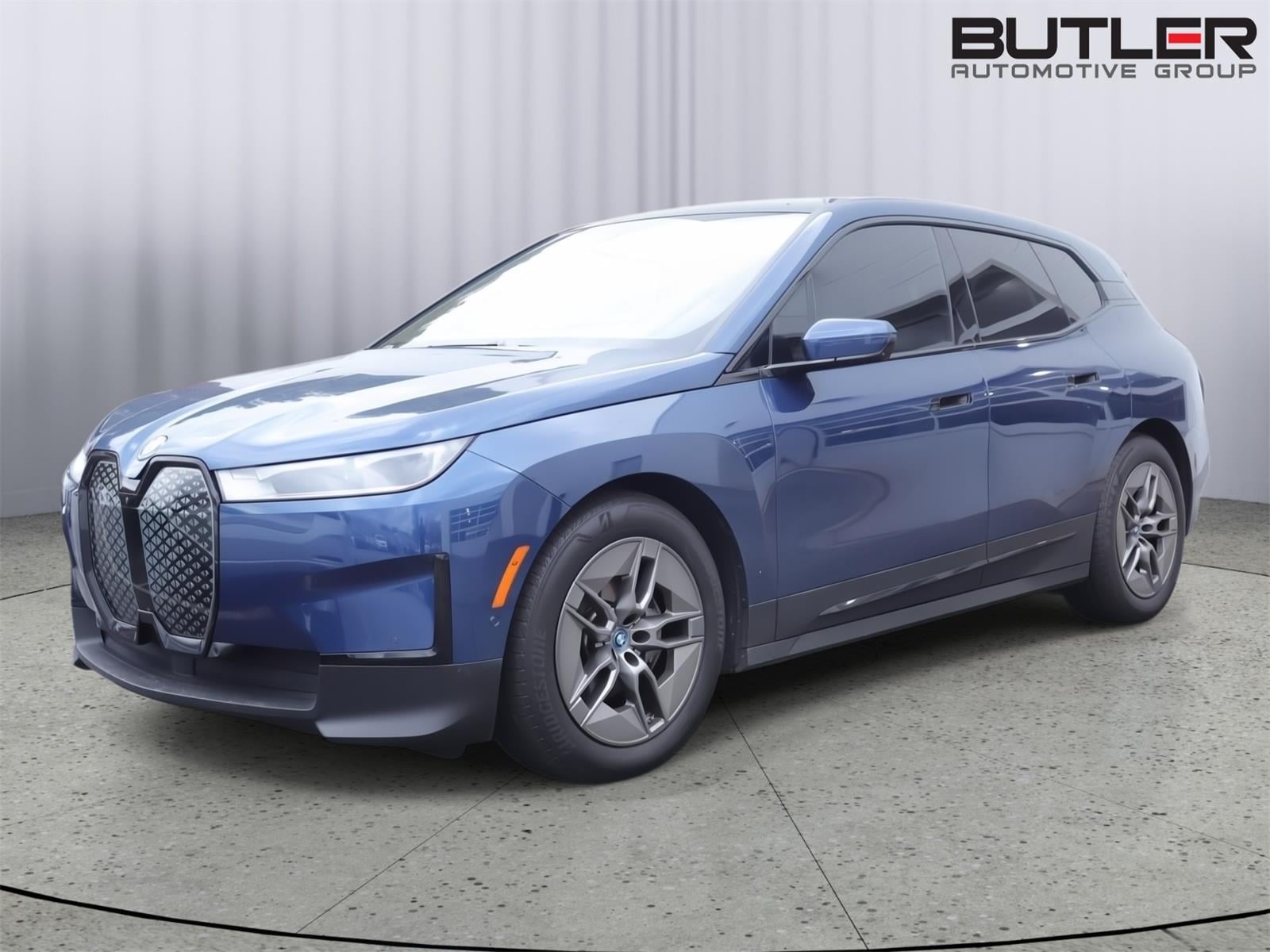 2023 BMW iX Base's photo