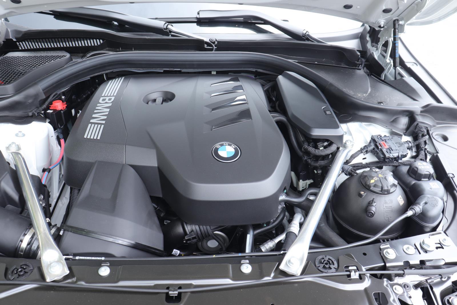 2027 BMW 5 Series 530i - Photo 36