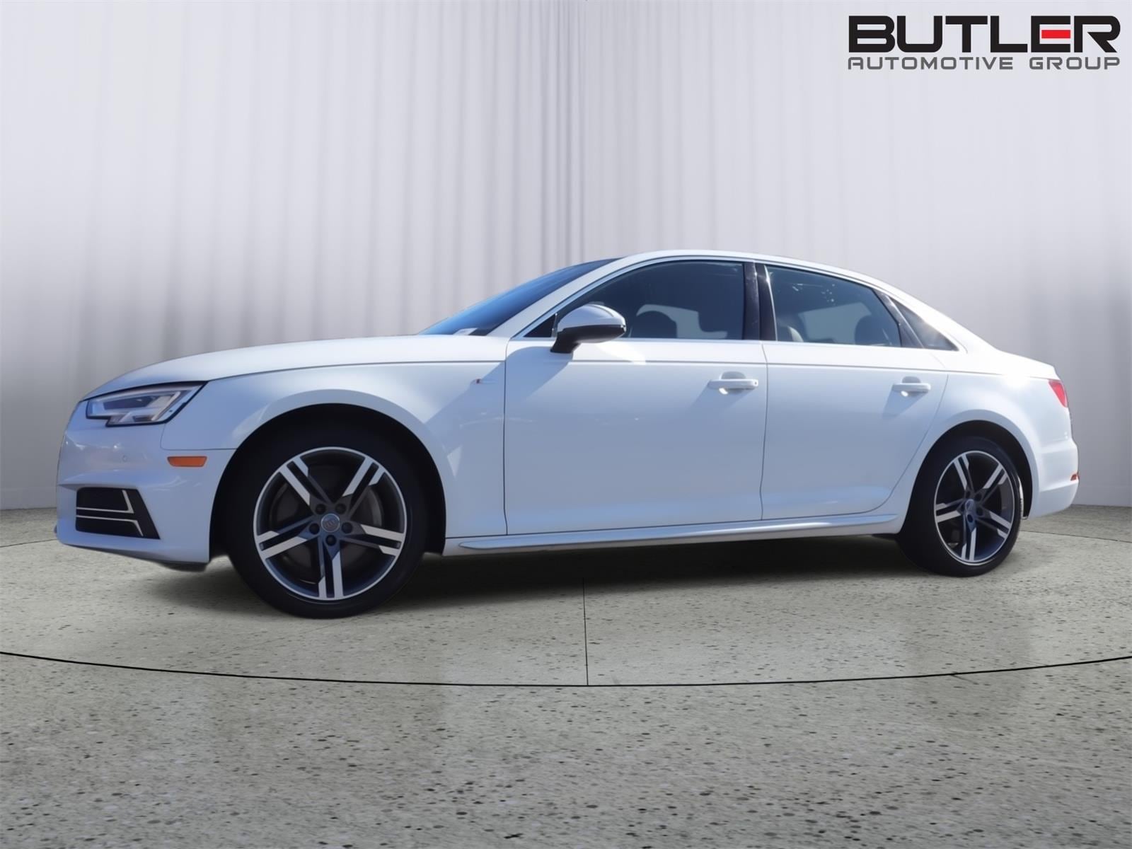 2017 Audi A4 Premium Plus's photo